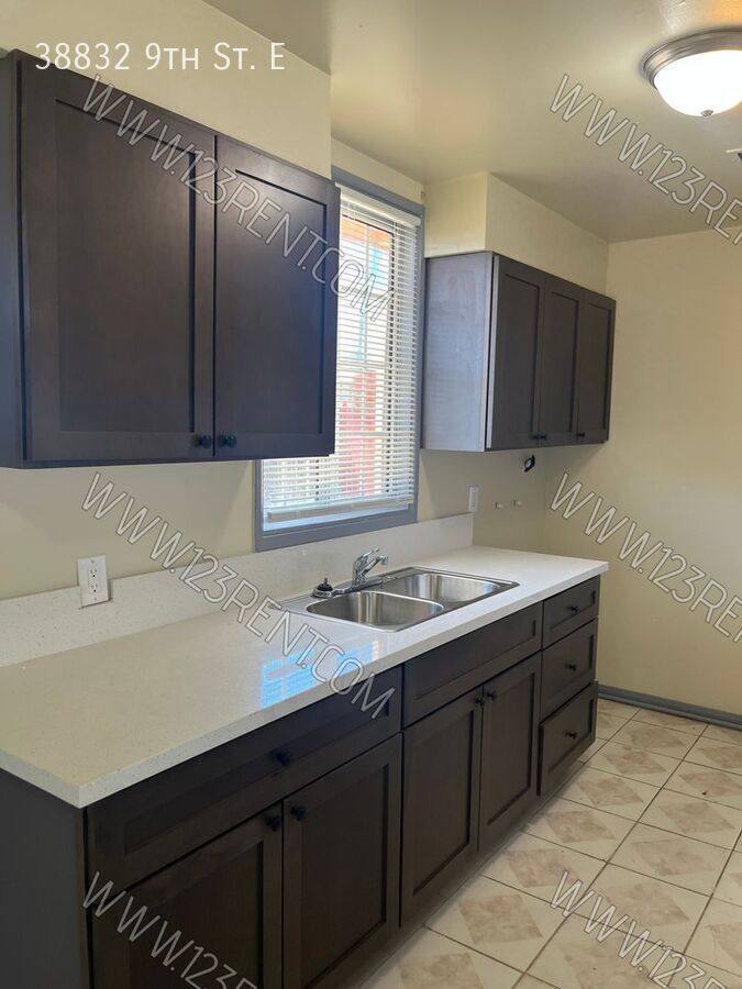 Apartment for rent at 38832 9th St E, Palmdale, CA 93550