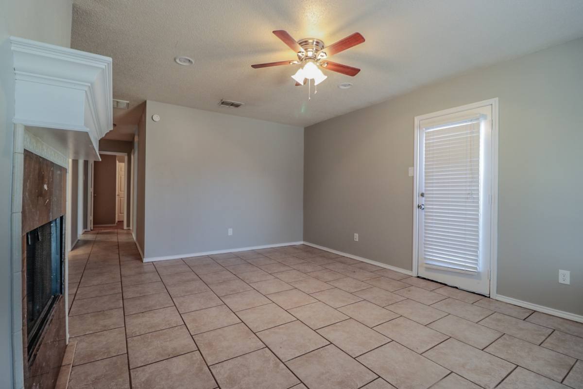 Apartment for rent at 2401 87th, Lubbock, TX 79423