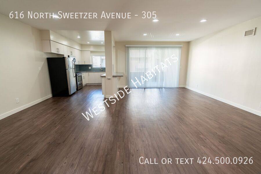 Apartment for rent at 616 N Sweetzer Ave #305, Los Angeles, CA 90048