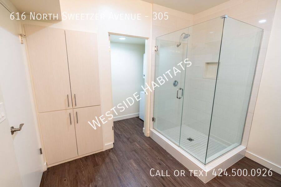 Apartment for rent at 616 N Sweetzer Ave #305, Los Angeles, CA 90048