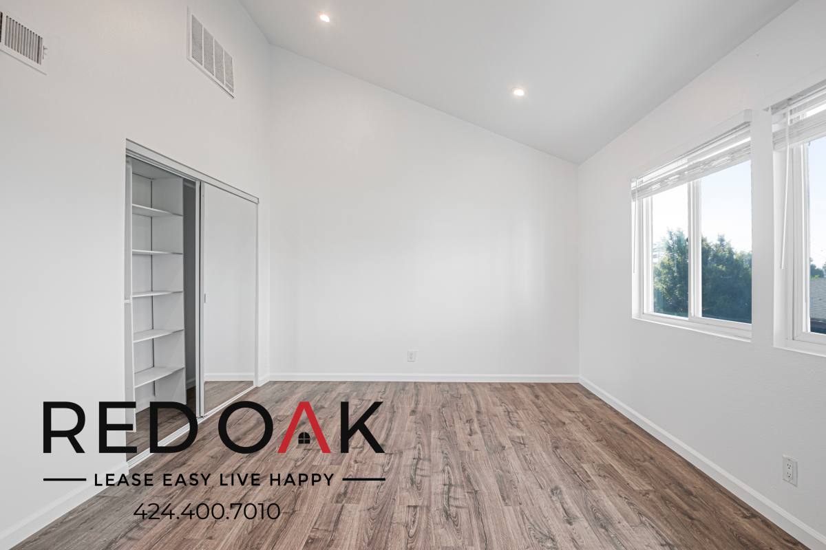 Condo for rent at 11218 Oxnard St #5, North Hollywood, CA 91606