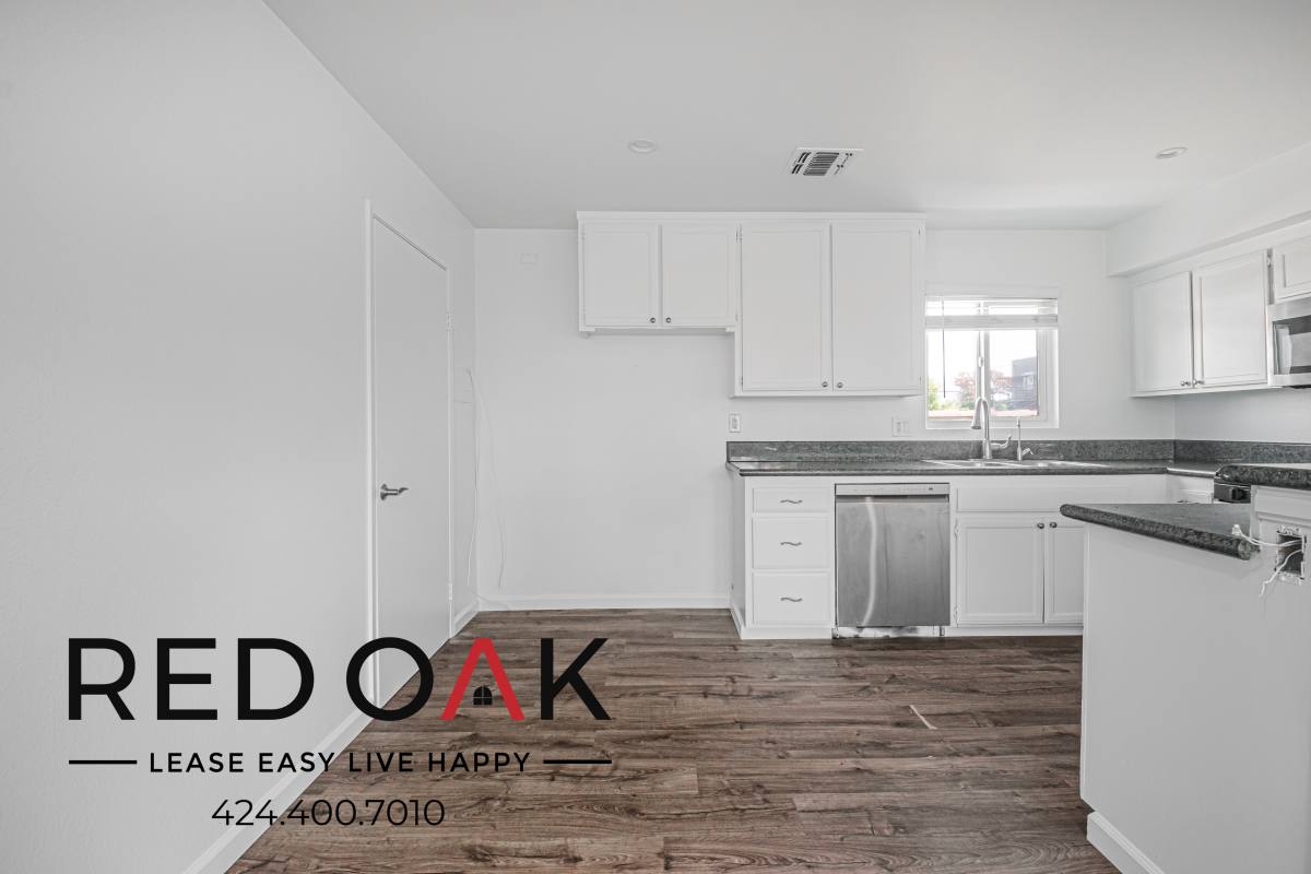 Condo for rent at 11218 Oxnard St #5, North Hollywood, CA 91606