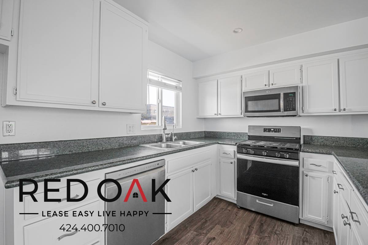 Condo for rent at 11218 Oxnard St #5, North Hollywood, CA 91606