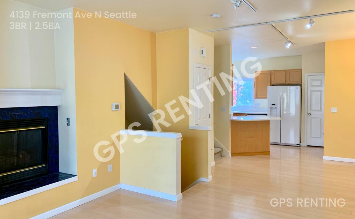 Townhouse for rent at 4139 Fremont Ave N, Seattle, WA 98103