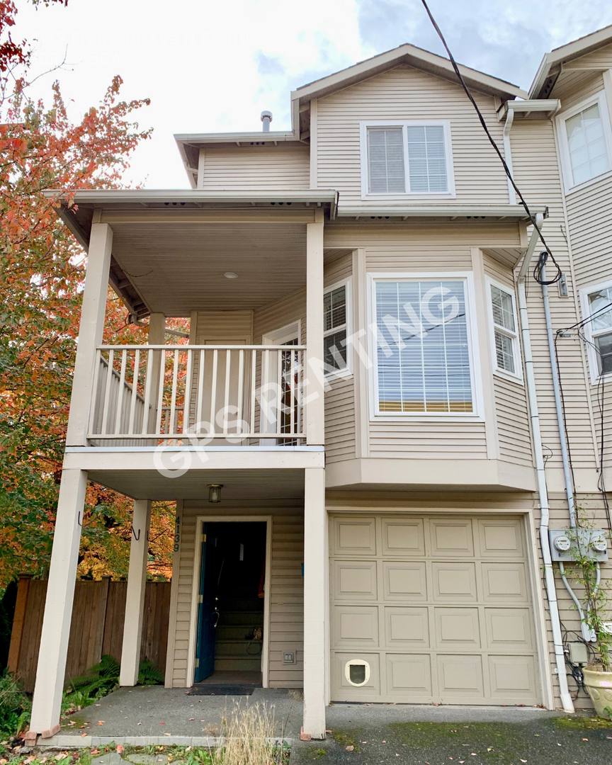 Townhouse for rent at 4139 Fremont Ave N, Seattle, WA 98103