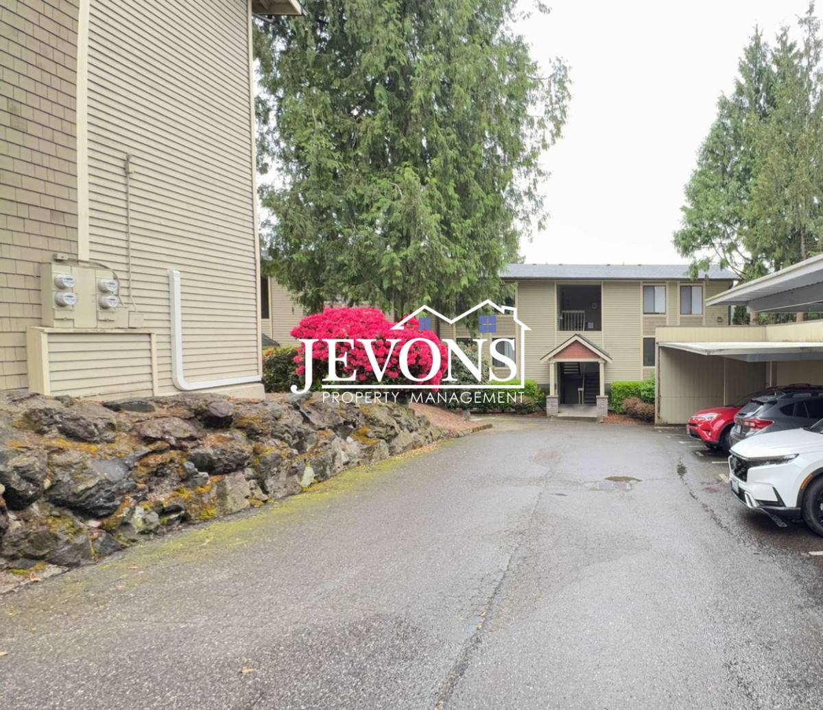 Condo for rent at 11809 100th Ave NE, Kirkland, WA 98034