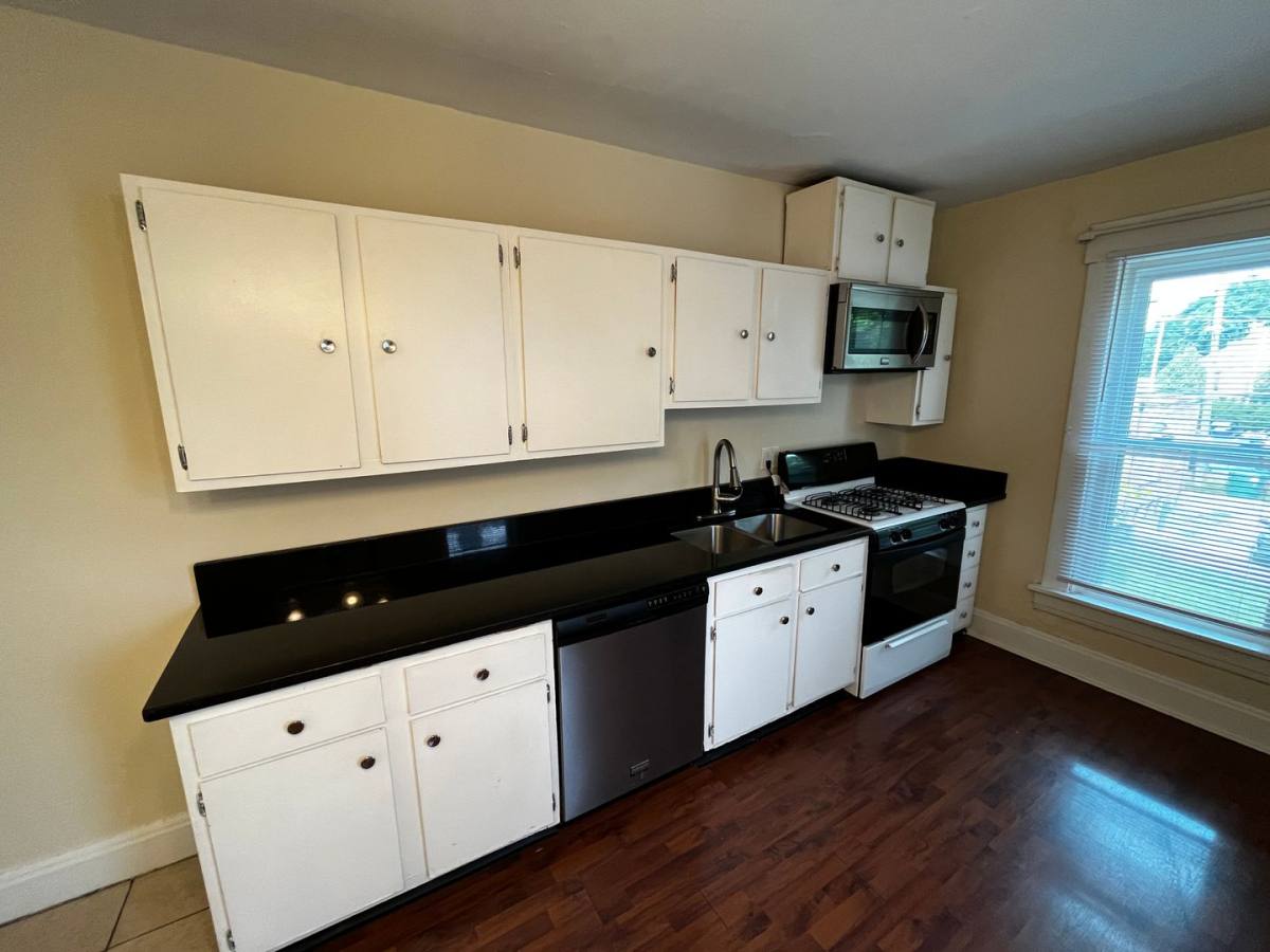 Apartment for rent at 1476-1478 Michigan Ave, Columbus, OH 43201