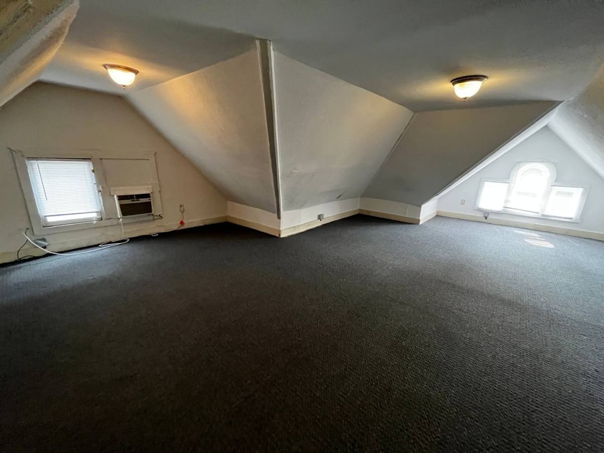 Apartment for rent at 1476-1478 Michigan Ave, Columbus, OH 43201