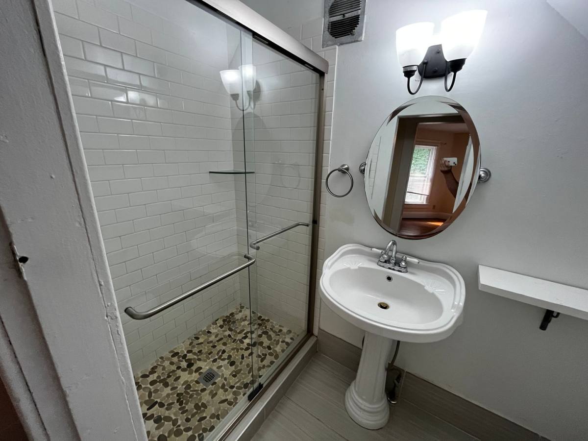 Apartment for rent at 1476-1478 Michigan Ave, Columbus, OH 43201
