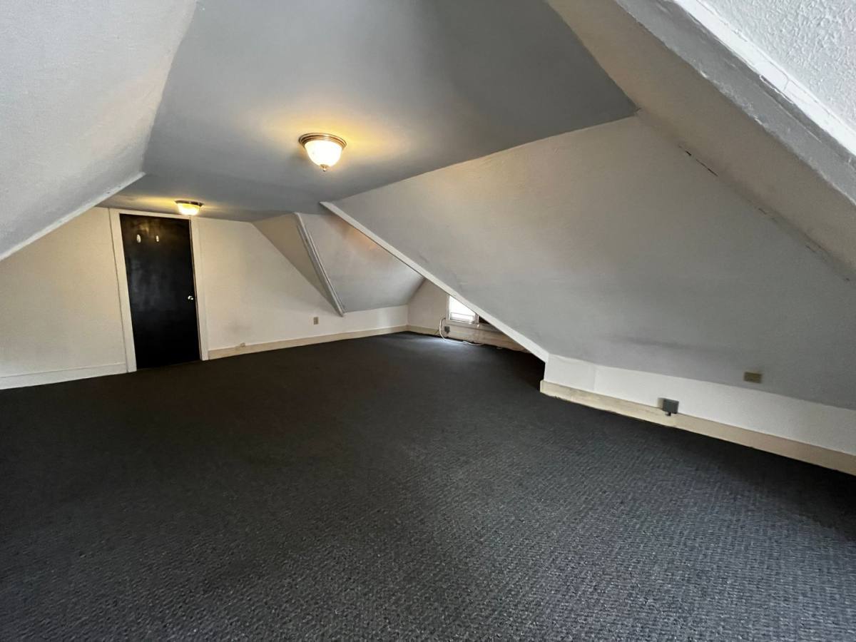 Apartment for rent at 1476-1478 Michigan Ave, Columbus, OH 43201