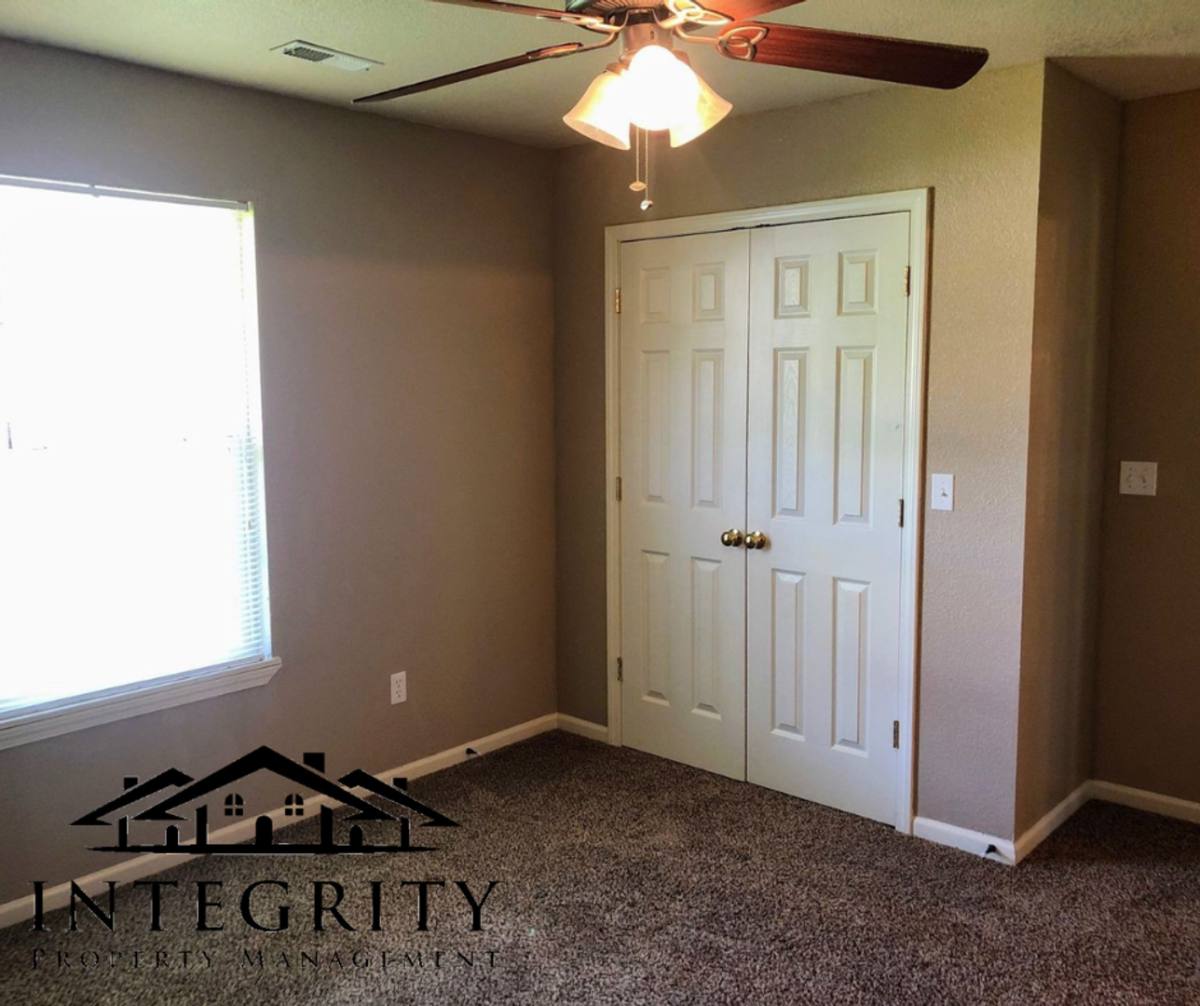 Apartment for rent at 21067 Harbor, Saint Robert, MO 65584