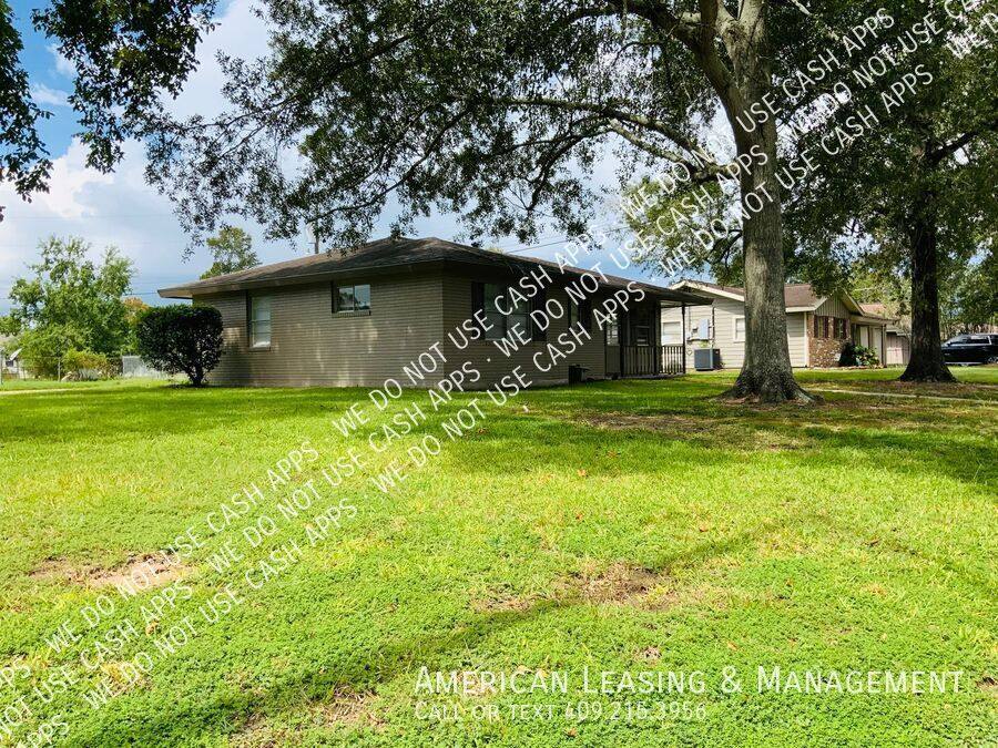 House for rent at 3901 Beverly St, Orange, TX 77632