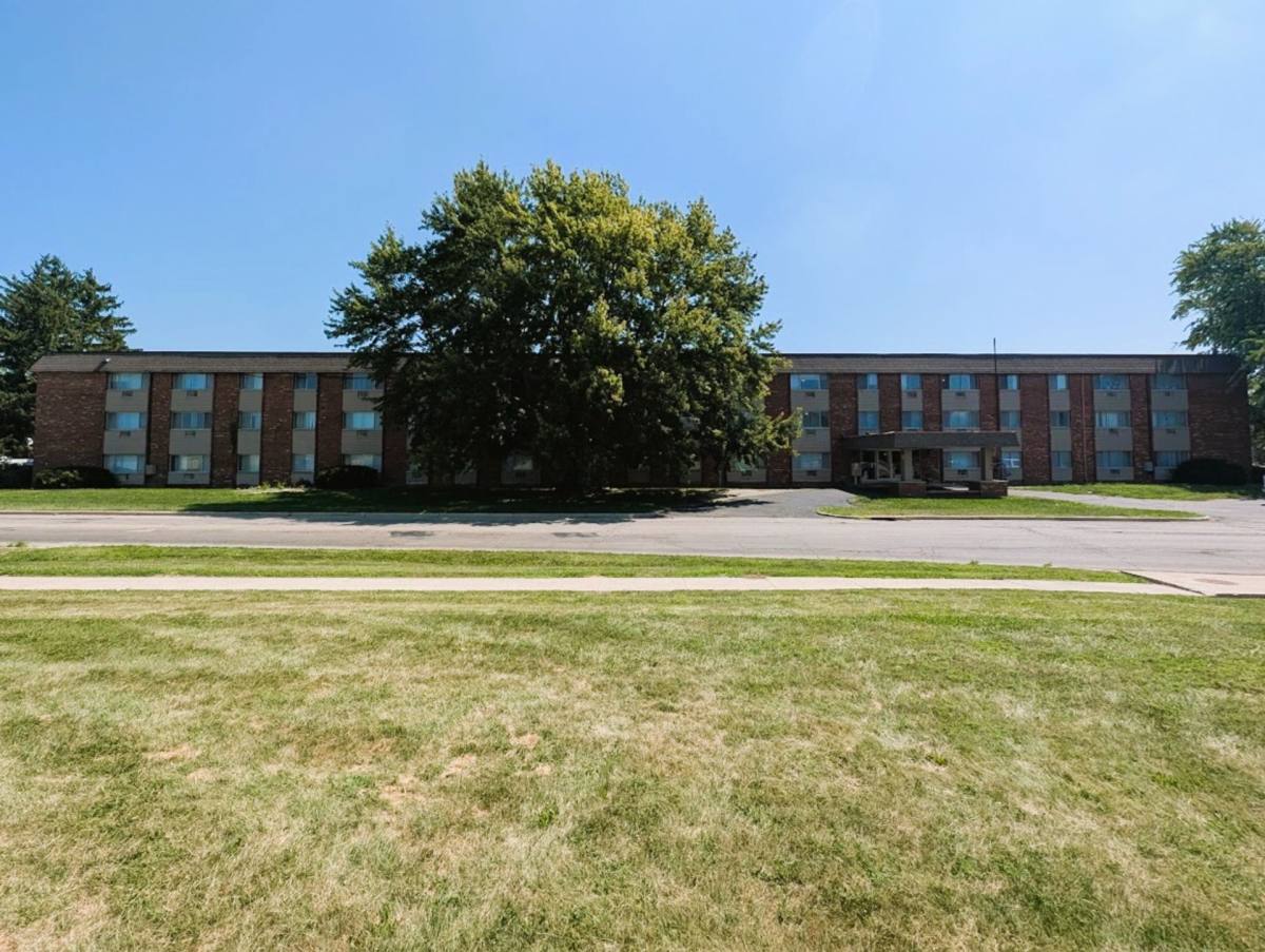 Apartment for rent at 2000 N Oakwood Ave, Muncie, IN 47304