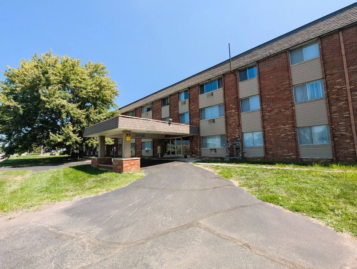 Apartment for rent at 2000 N Oakwood Ave, Muncie, IN 47304