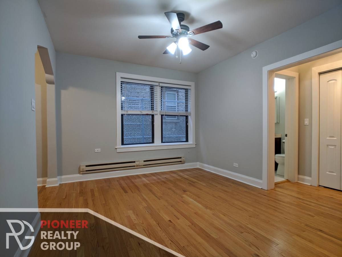 Apartment for rent at 612 W Patterson, Chicago, IL 60613