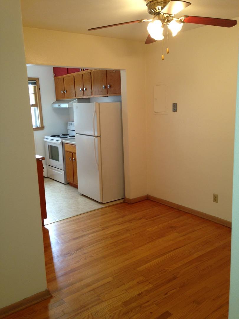 Apartment for rent at 138 Arundel St, Saint Paul, MN 55102