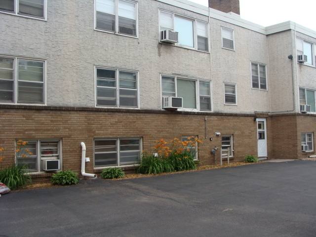 Apartment for rent at 138 Arundel St, Saint Paul, MN 55102