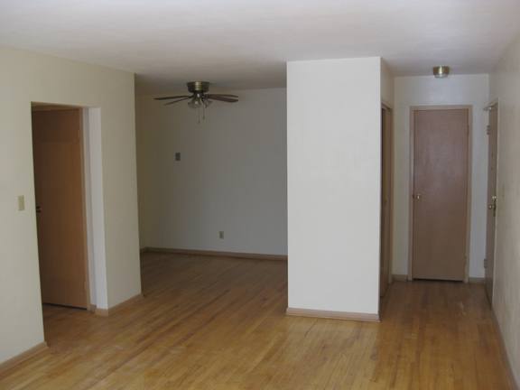 Apartment for rent at 138 Arundel St, Saint Paul, MN 55102