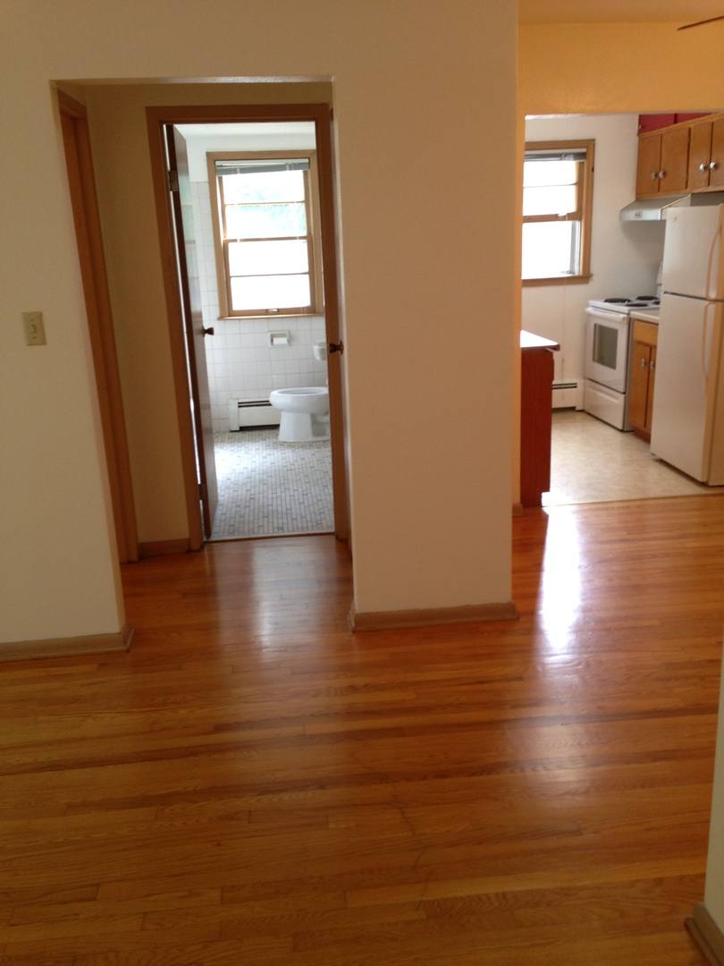 Apartment for rent at 138 Arundel St, Saint Paul, MN 55102