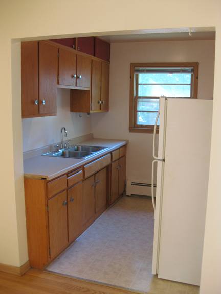Apartment for rent at 138 Arundel St, Saint Paul, MN 55102