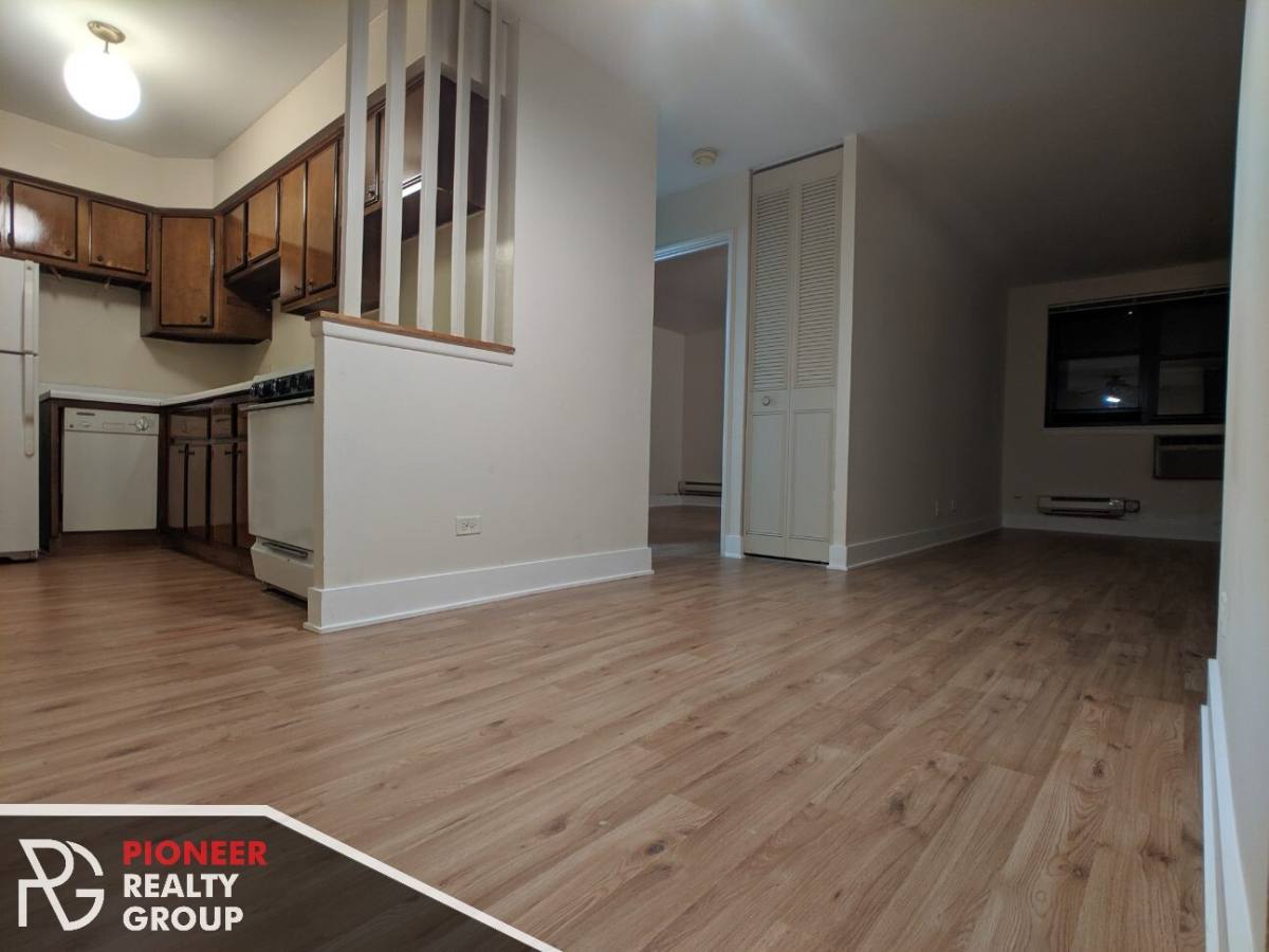 Apartment for rent at 660 W Wrightwood, Chicago, IL 60614