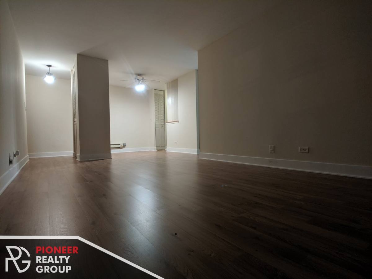 Apartment for rent at 660 W Wrightwood, Chicago, IL 60614