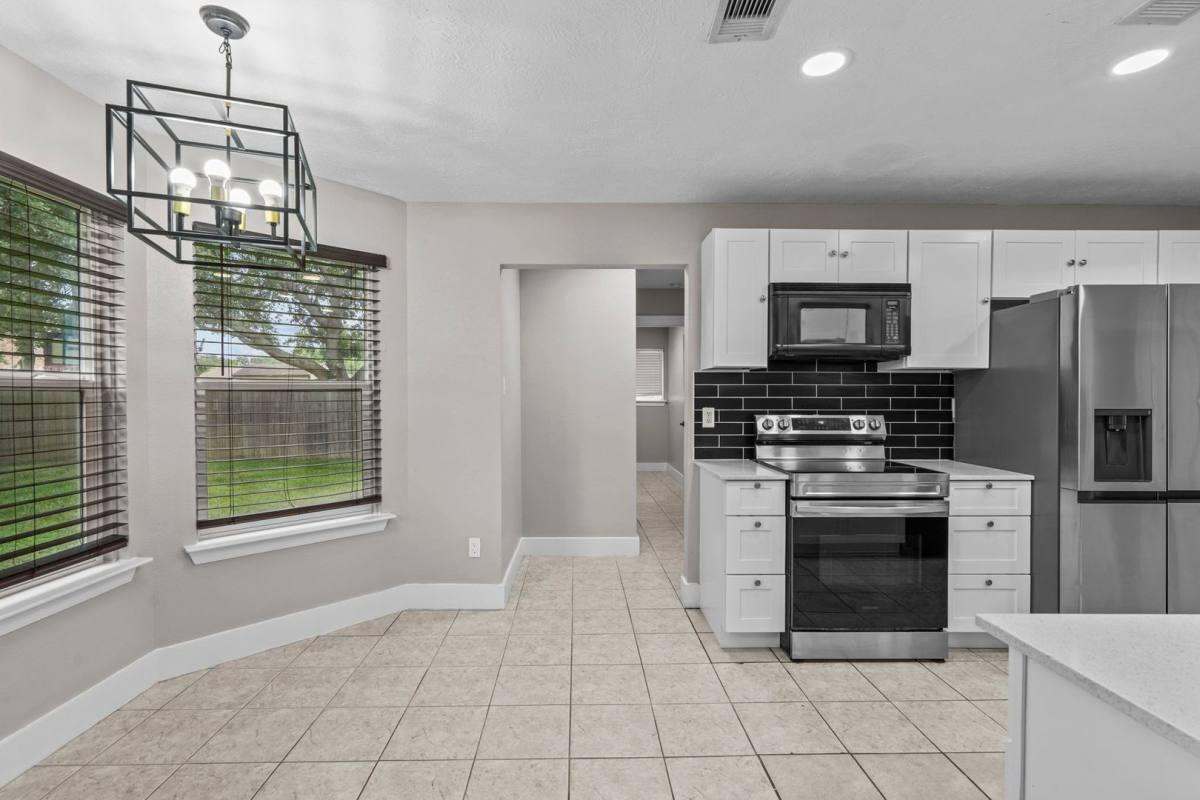 House for rent at 1107 Londonderry Ave, Friendswood, TX 77546