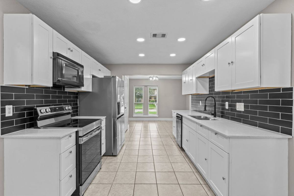 House for rent at 1107 Londonderry Ave, Friendswood, TX 77546