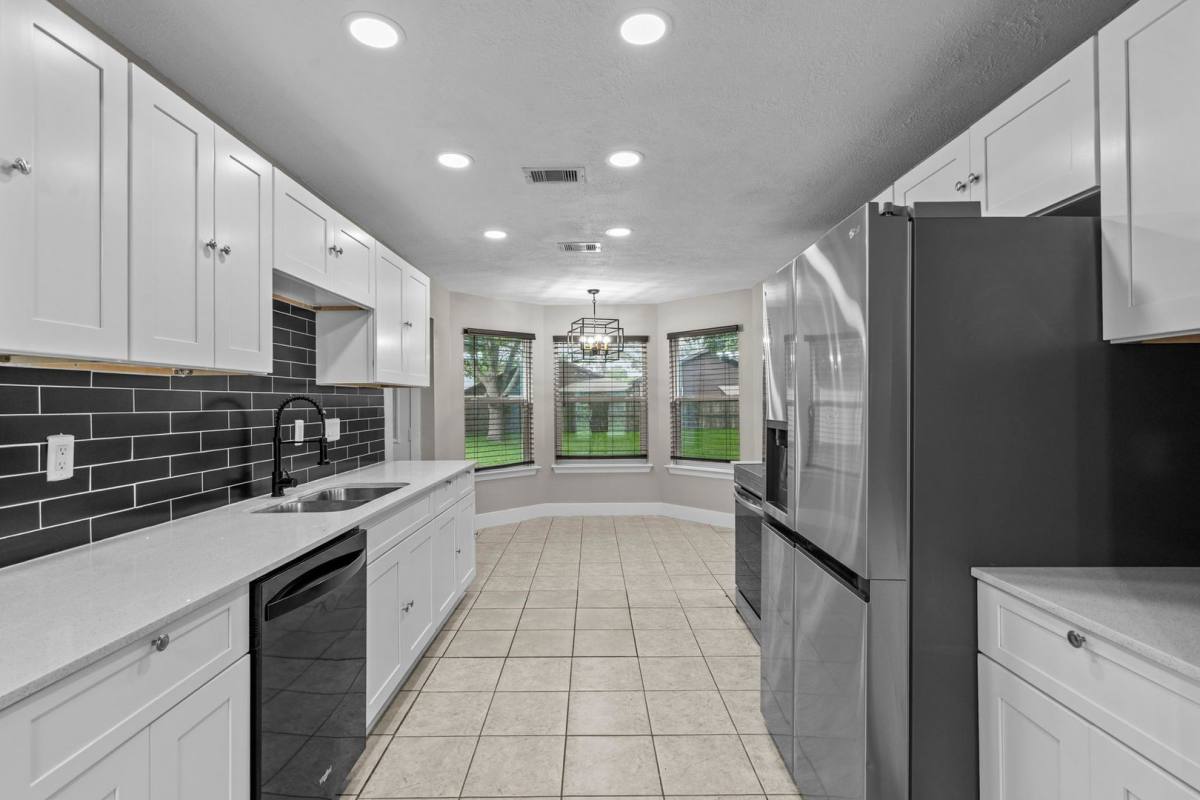 House for rent at 1107 Londonderry Ave, Friendswood, TX 77546