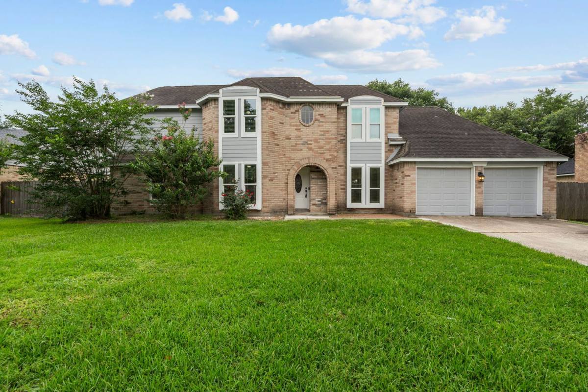 House for rent at 1107 Londonderry Ave, Friendswood, TX 77546