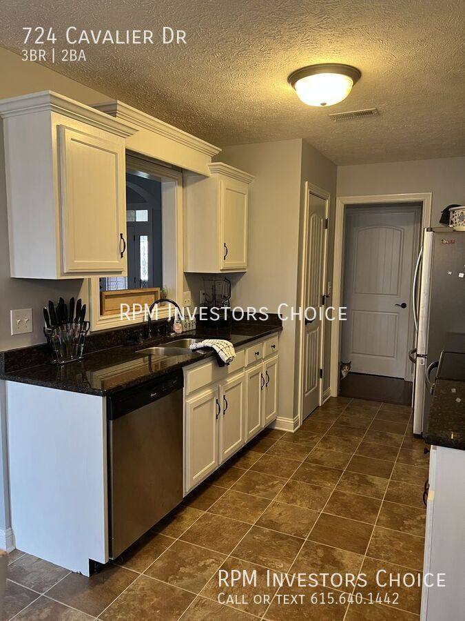 House for rent at 724 Cavalier Dr, Clarksville, TN 37040