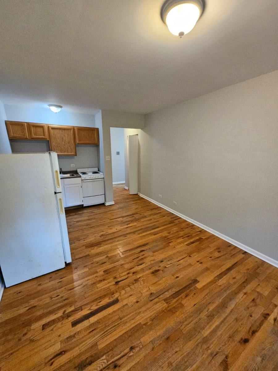 Apartment for rent at 7708 S Shore Dr, Chicago, IL 60649