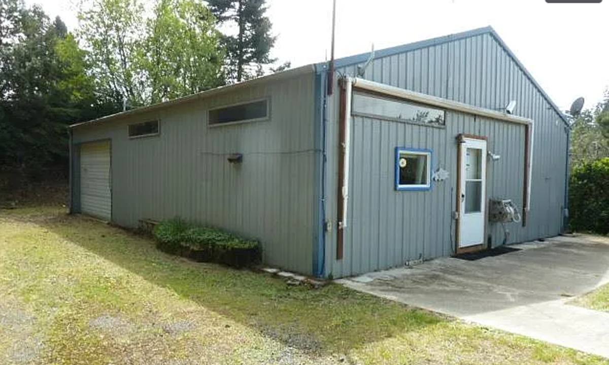 House for rent at 700 N 8th St, Lakeside, OR 97449