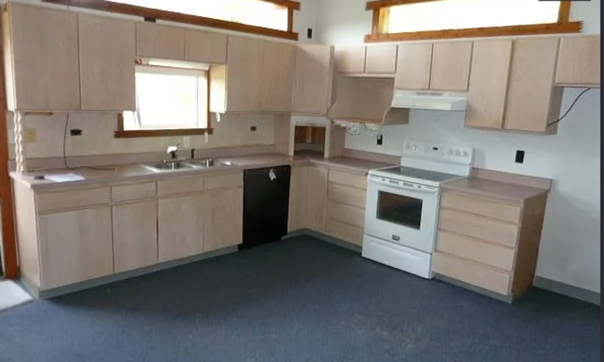 House for rent at 700 N 8th St, Lakeside, OR 97449