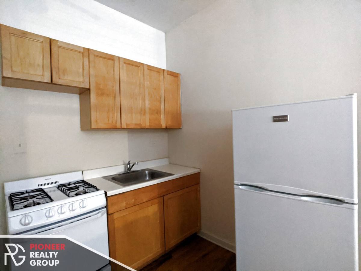 Apartment for rent at 1050 W George, Chicago, IL 60657