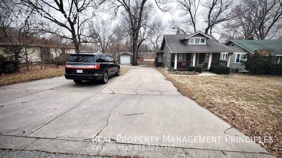House for rent at 4515 NE 46th Terrace, Kansas City, MO 64117