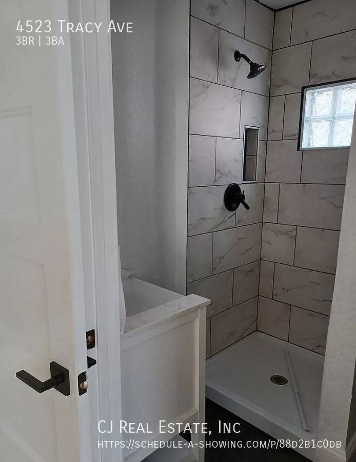 House for rent at 4523 Tracy Ave, Kansas City, MO 64110
