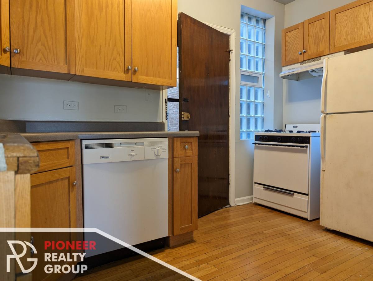 Apartment for rent at 4225 N Paulina #E2, Chicago, IL 60613