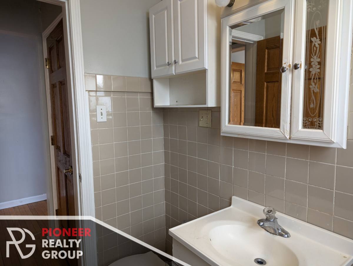 Apartment for rent at 4225 N Paulina #E2, Chicago, IL 60613