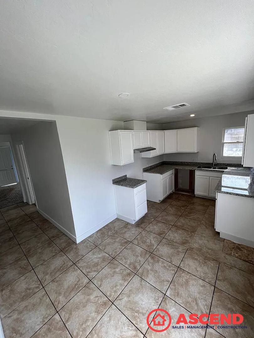 House for rent at 1007 Castaic Ave, Bakersfield, CA 93308