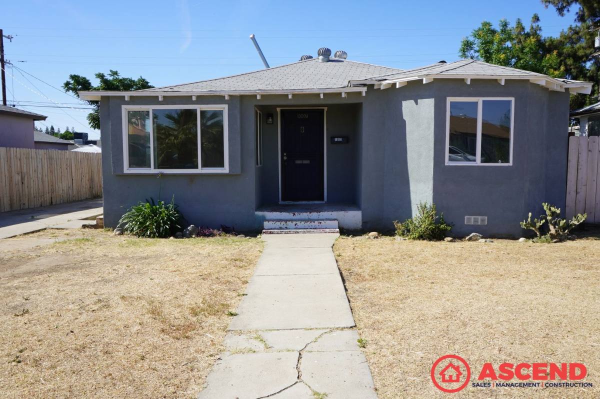 House for rent at 1007 Castaic Ave, Bakersfield, CA 93308