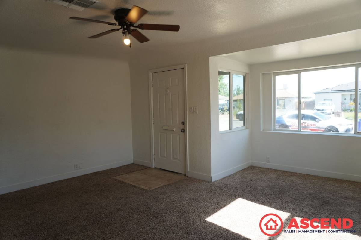 House for rent at 1007 Castaic Ave, Bakersfield, CA 93308
