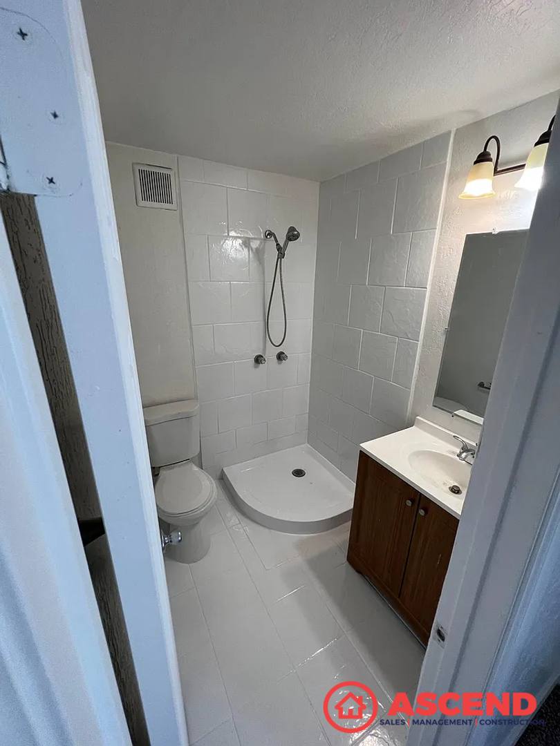 House for rent at 1007 Castaic Ave, Bakersfield, CA 93308