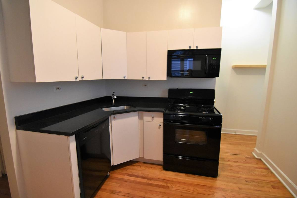 Apartment for rent at 3803-3809 N Broadway #2, Chicago, IL 60613