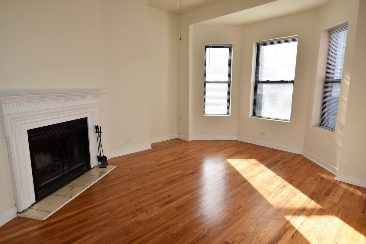 Apartment for rent at 3803-3809 N Broadway #2, Chicago, IL 60613