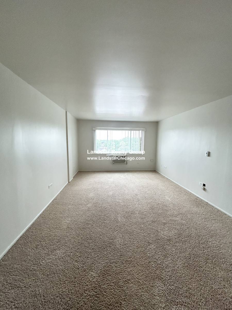 Apartment for rent at 7300 W N Ave #5B, Elmwood Park, IL 60707
