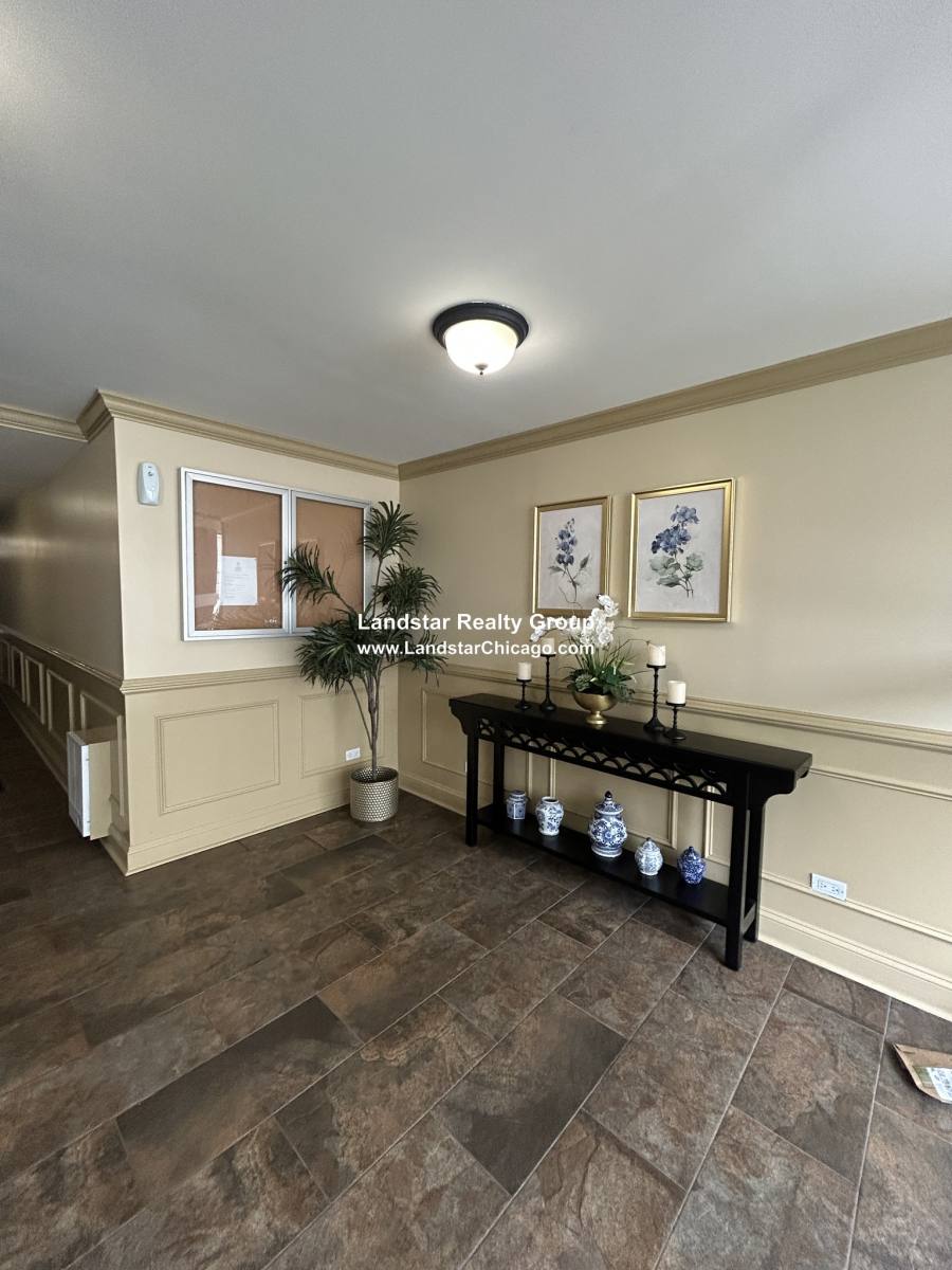 Apartment for rent at 7300 W N Ave #5B, Elmwood Park, IL 60707