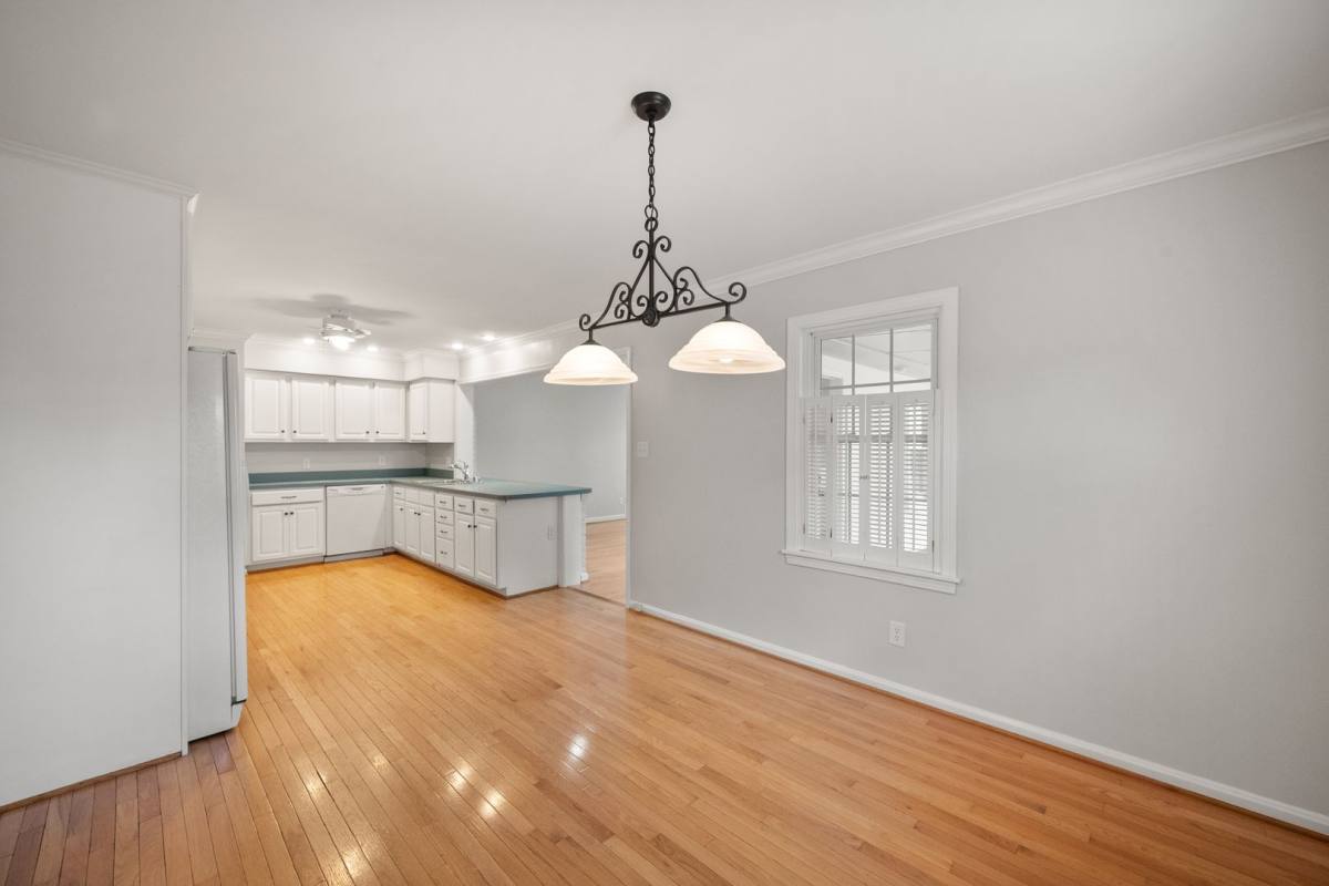 House for rent at 812 Beechwood Rd, Louisville, KY 40207