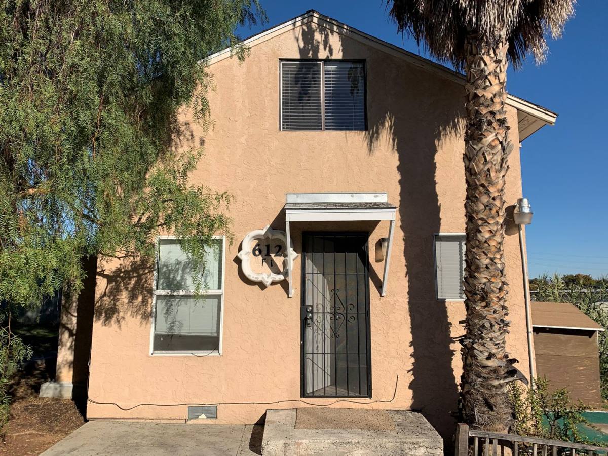 Apartment for rent at 612 E 8th St, National City, CA 91950
