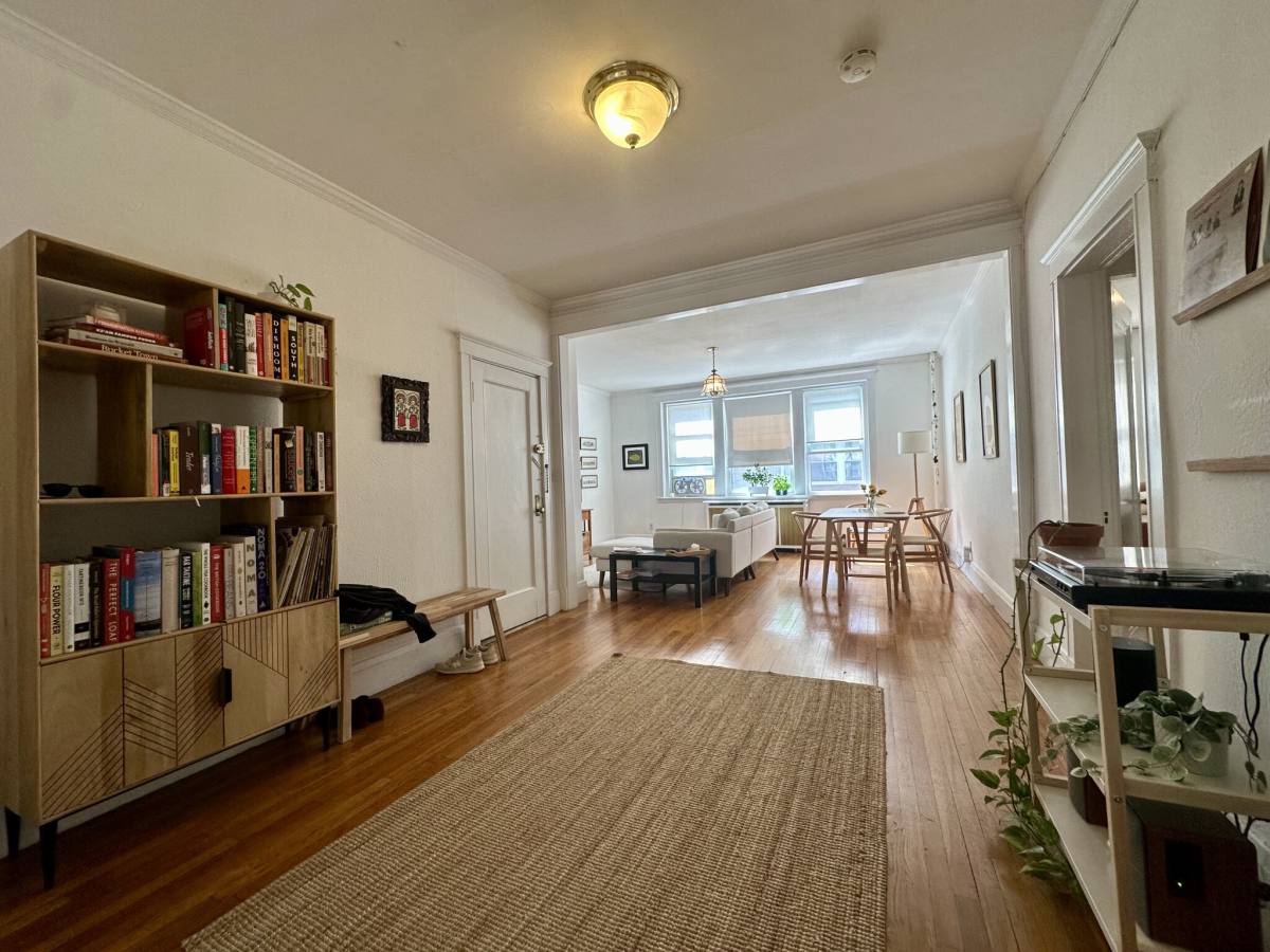 Apartment for rent at 44 Longwood Ave #3, Brookline, MA 02446